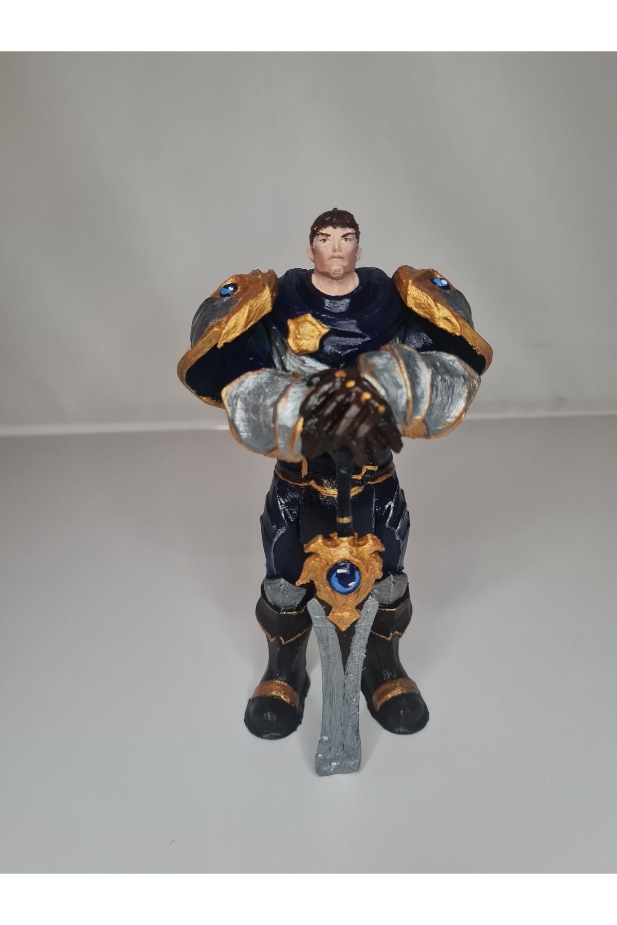 PT3D000026-Garen (League of Legends) Figürü 15 cm.