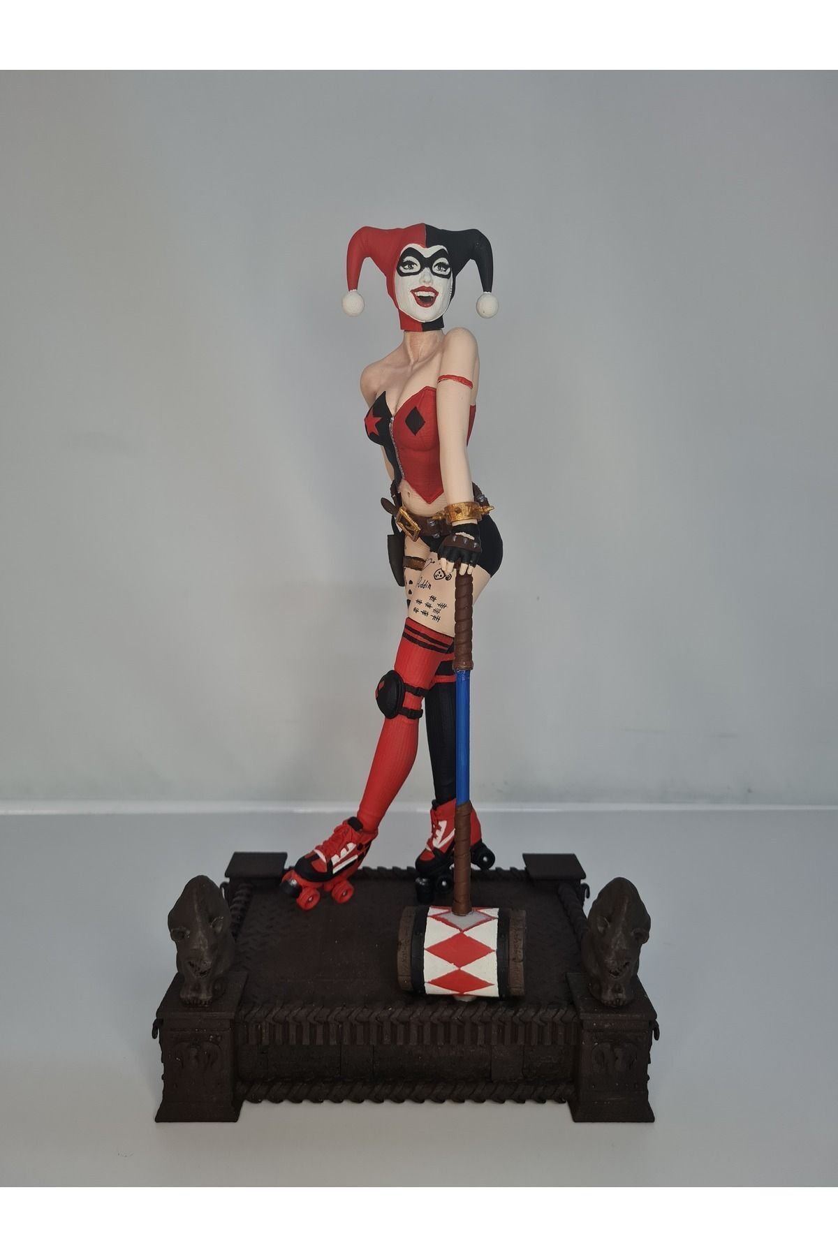 PT3D000008-Harley Quinn(MASKELİ) Figürü (39 CM)