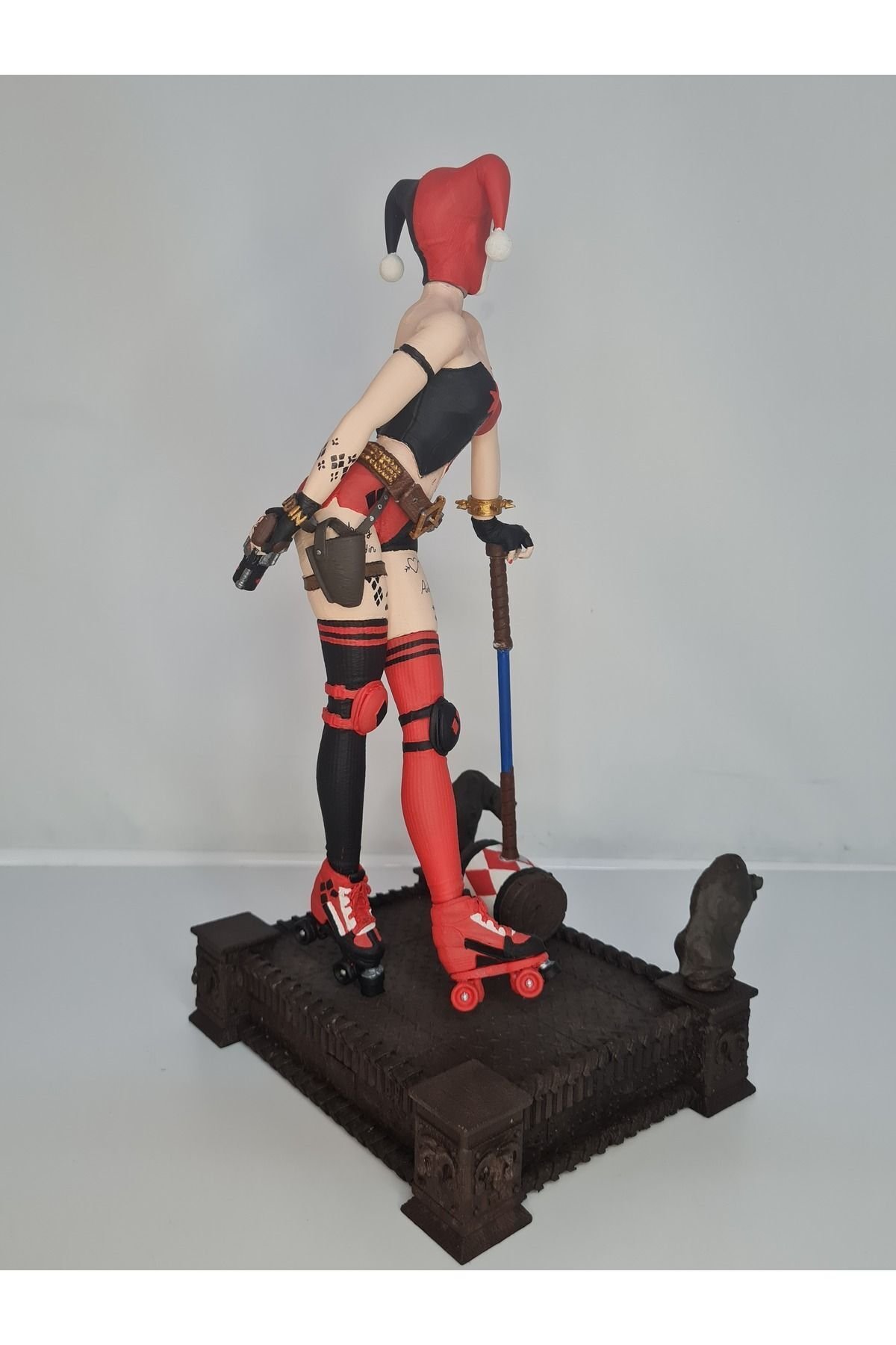Harley Quinn(MASKELİ) Figürü (39 CM) - Görsel 2