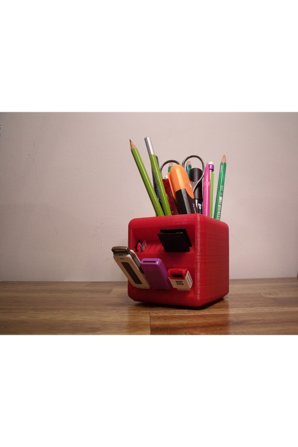 Sd Kart Ve Usb Bellek Bölmeli Kübik Kalemlik 10 Cm - Görsel 2